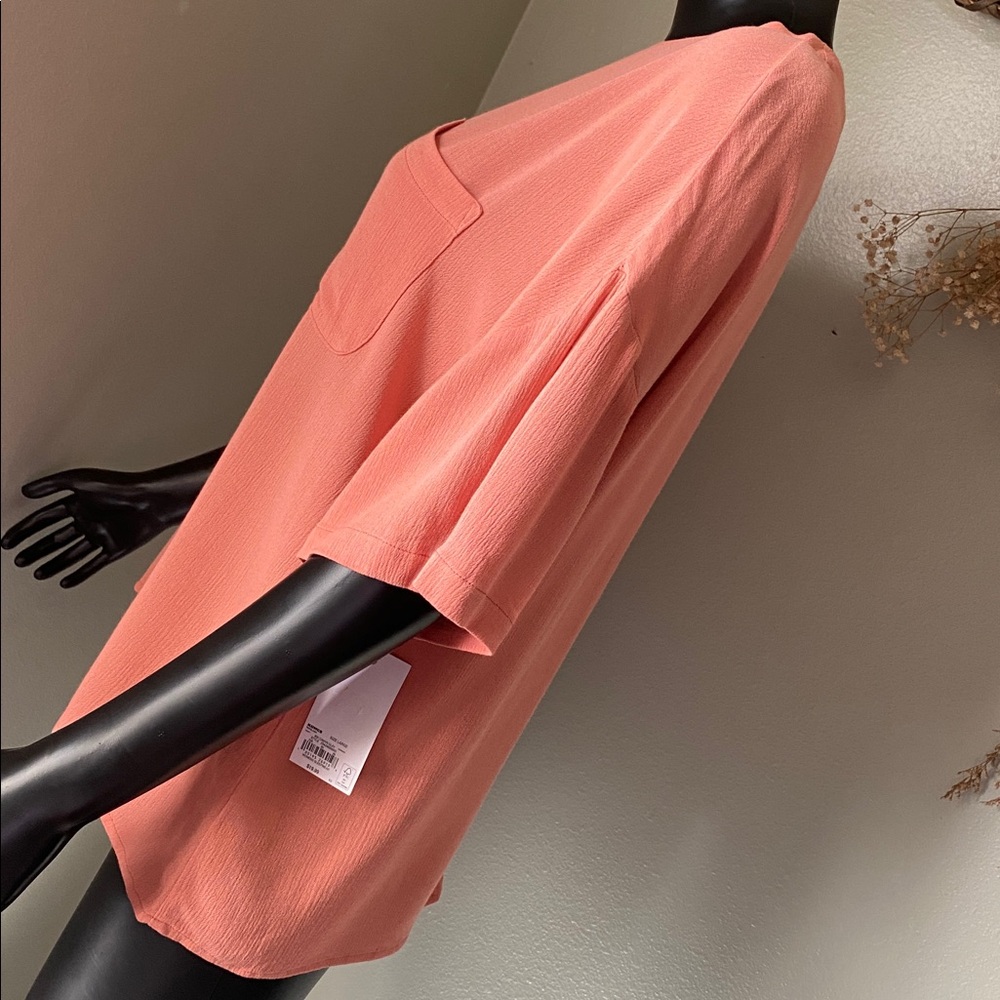 Women's Short Sleeve Tee in Coral NWTs - Picture 5 of 11